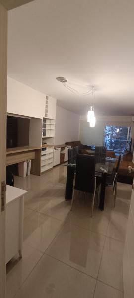 Excelente apartamento a una cuadra de la playa brava